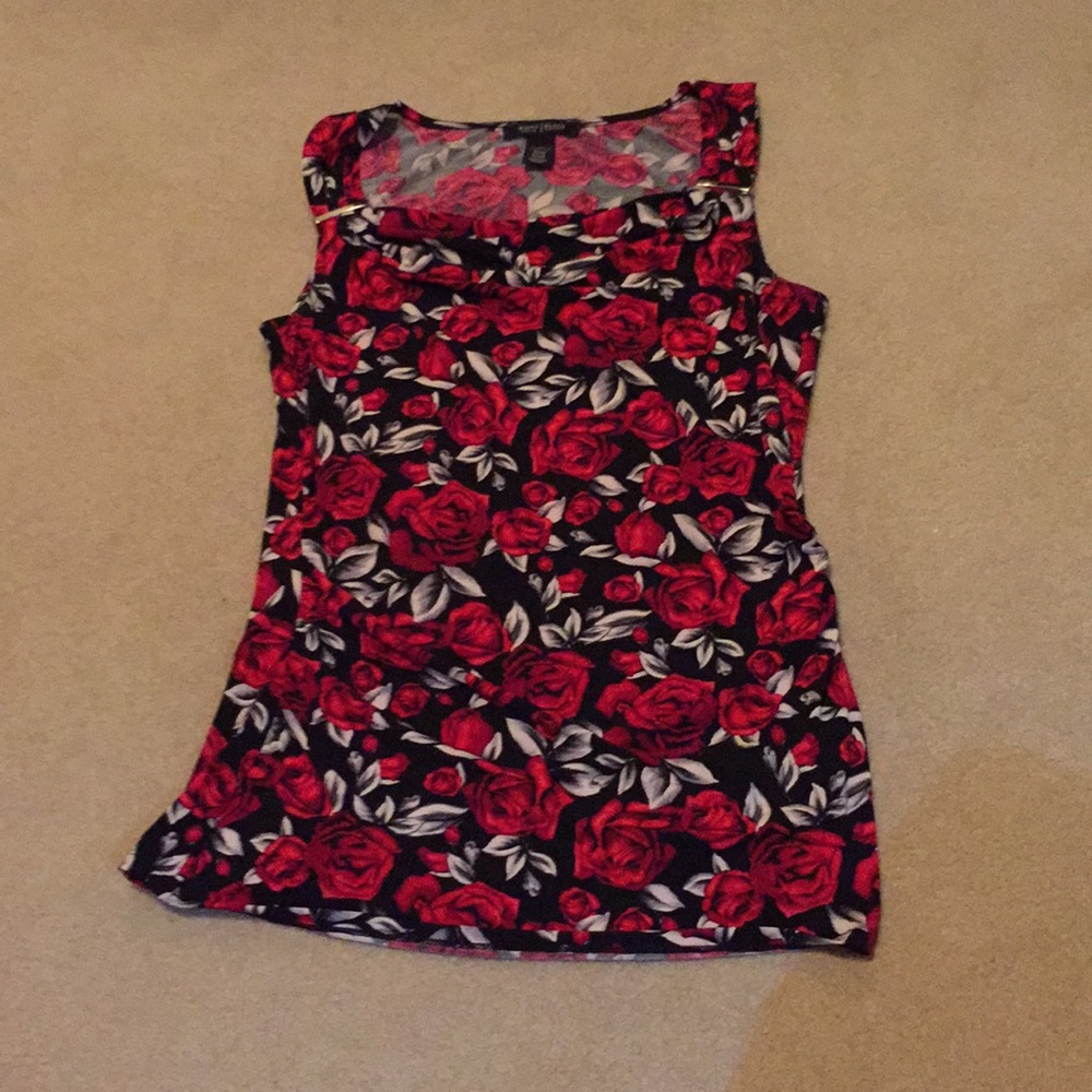 Romantic dark rose print top.
